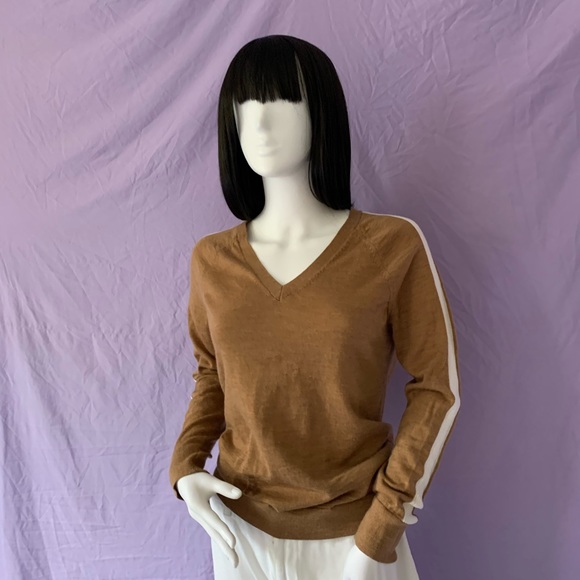 Banana Republic Beige Wool V-Neck Sweater - Picture 8 of 13